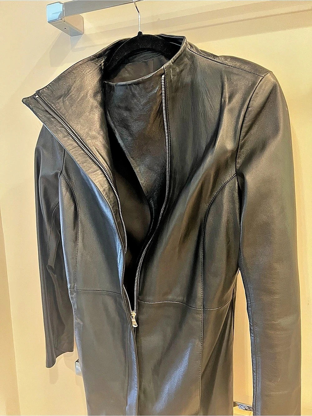Pelle Firenze Women's Leather Motorcycle Jacket in Black Like New